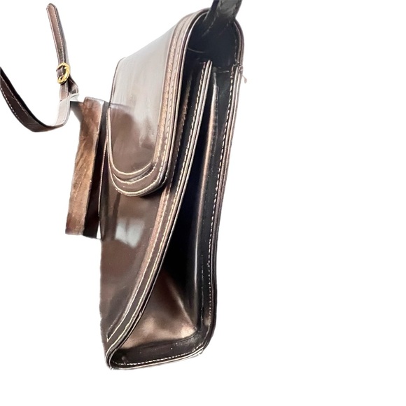 Salvatore Ferragamo Elegant Brown Leather Shoulder Bag - Picture 4 of 9